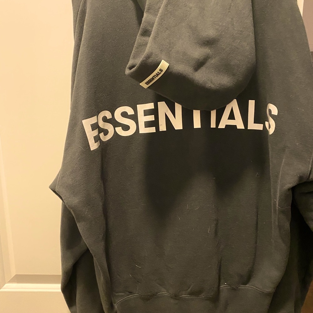Essential hoodie. Size M. Unisex